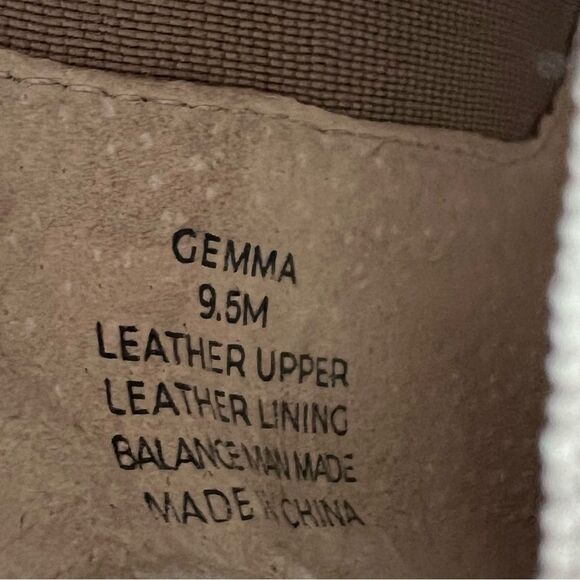 Cecilia New York Gemma Suede Pull On Booties - Picture 11 of 12